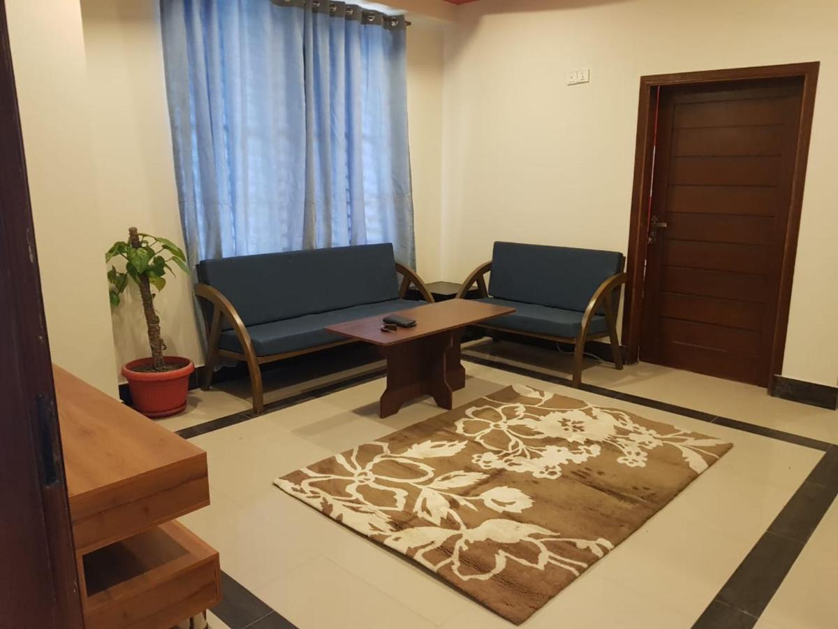Republika Urban Apartment Аботабад Екстериор снимка