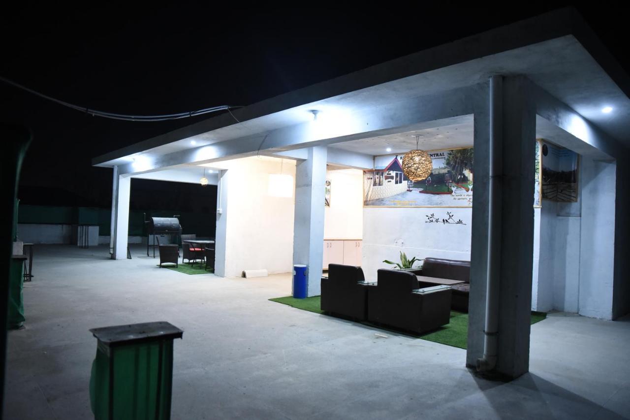 Republika Urban Apartment Аботабад Екстериор снимка